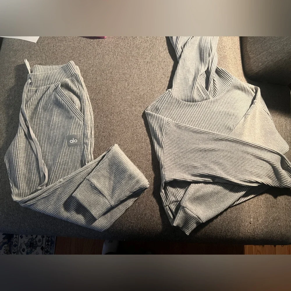 Alo Gray Muse Hoodie and Joggers Set - size xs - like new - Picture 2 of 8